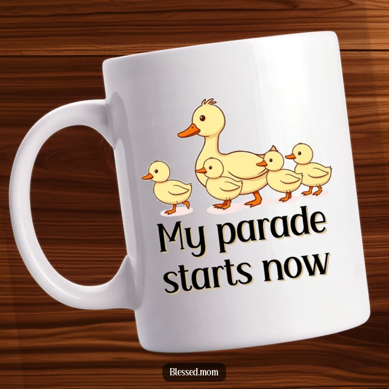 Funny mom duck mug, leading her ducklings in a perfectly straight line, symbolizing excellent leadership and organized parenting with humor.